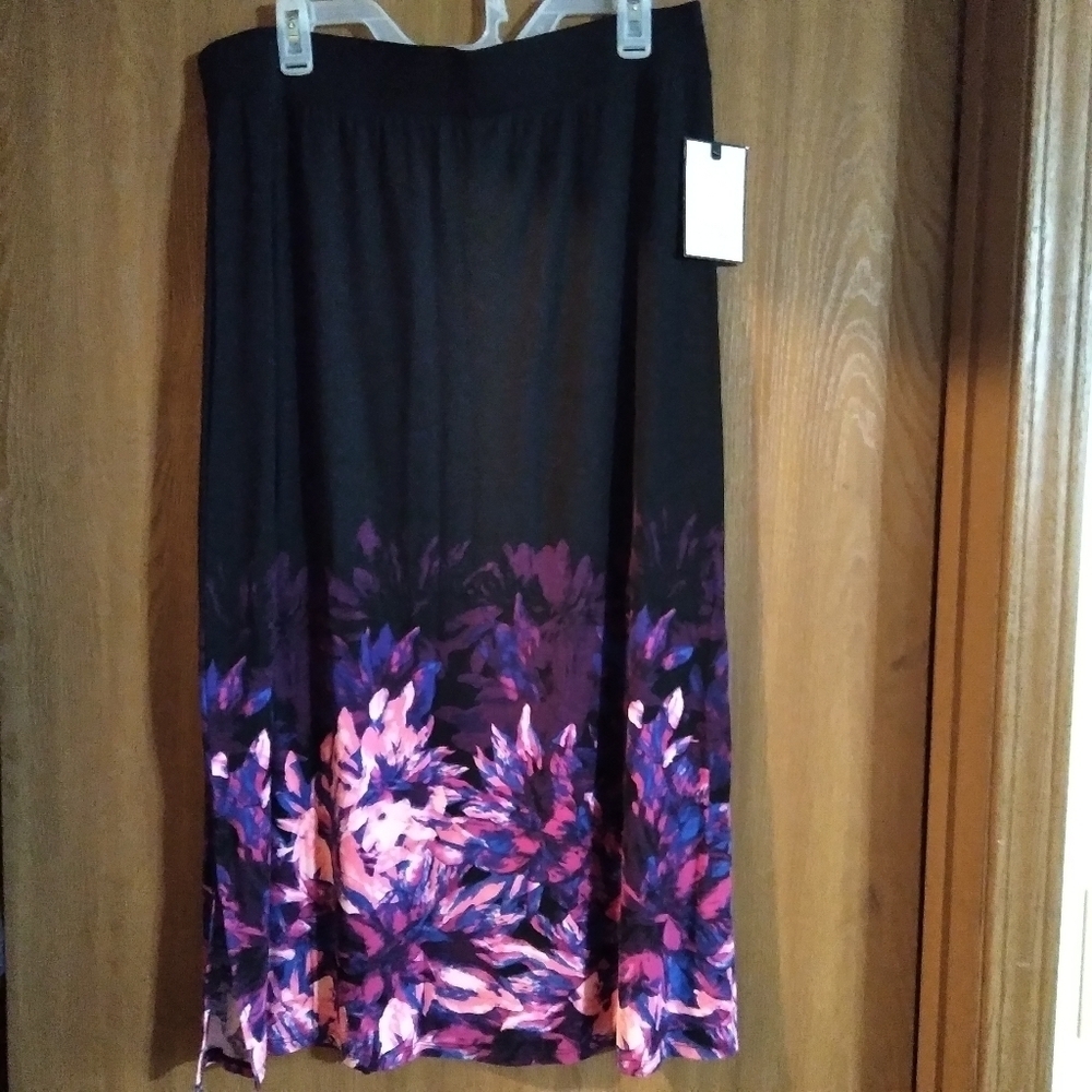 NWT Dana Buchman floral skirt